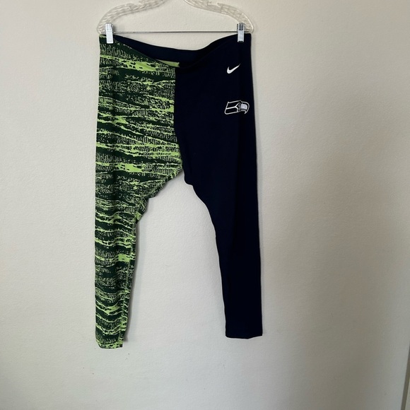 NWOT Nike Seattle Seahawks Football leggings xxl - Picture 2 of 9